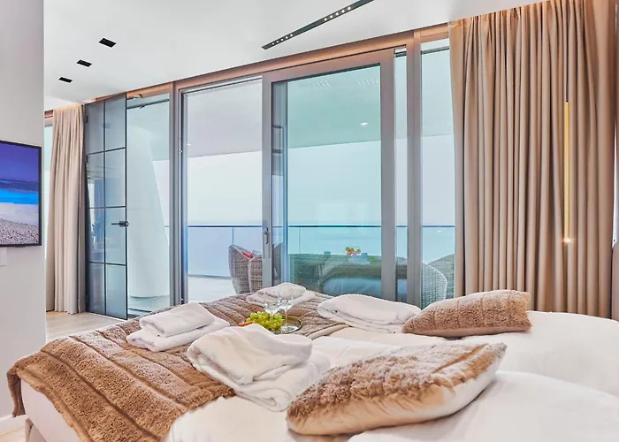 Wave Resort&spa - Penthouse アパート ミエンジズドロイェ